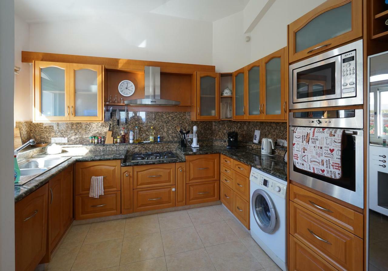 Unforgettable Family Escape - Cliffside Villa With Panoramic Sea Views And Kid-Friendly Private Pool Pissouri Esterno foto