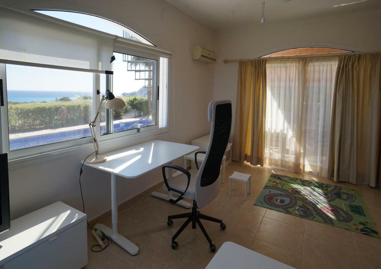 Unforgettable Family Escape - Cliffside Villa With Panoramic Sea Views And Kid-Friendly Private Pool Pissouri Esterno foto